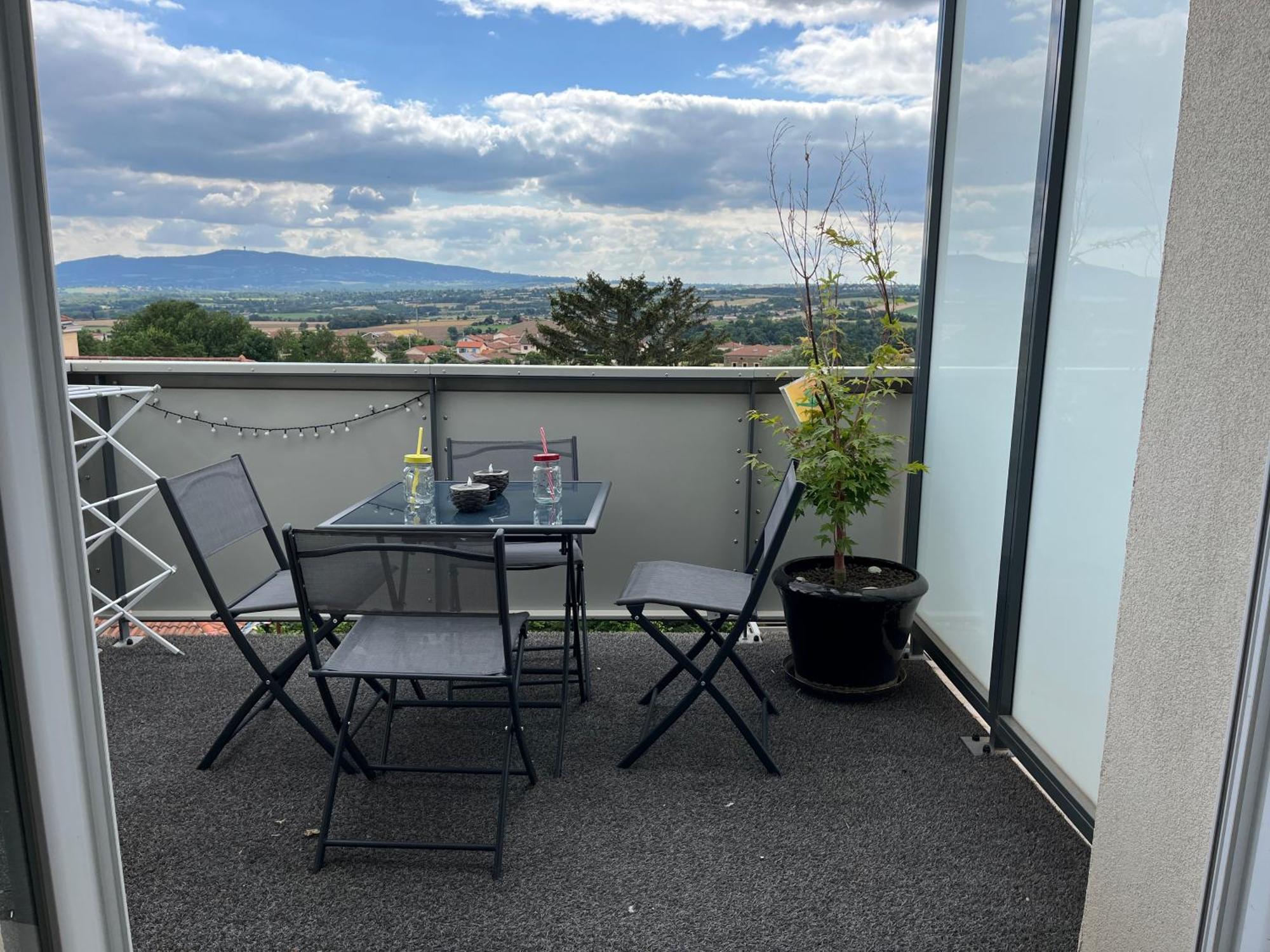 Appart & Fleurinoise Balcon Ascenseur Climatisation Fleurieux-sur-lʼArbresle المظهر الخارجي الصورة
